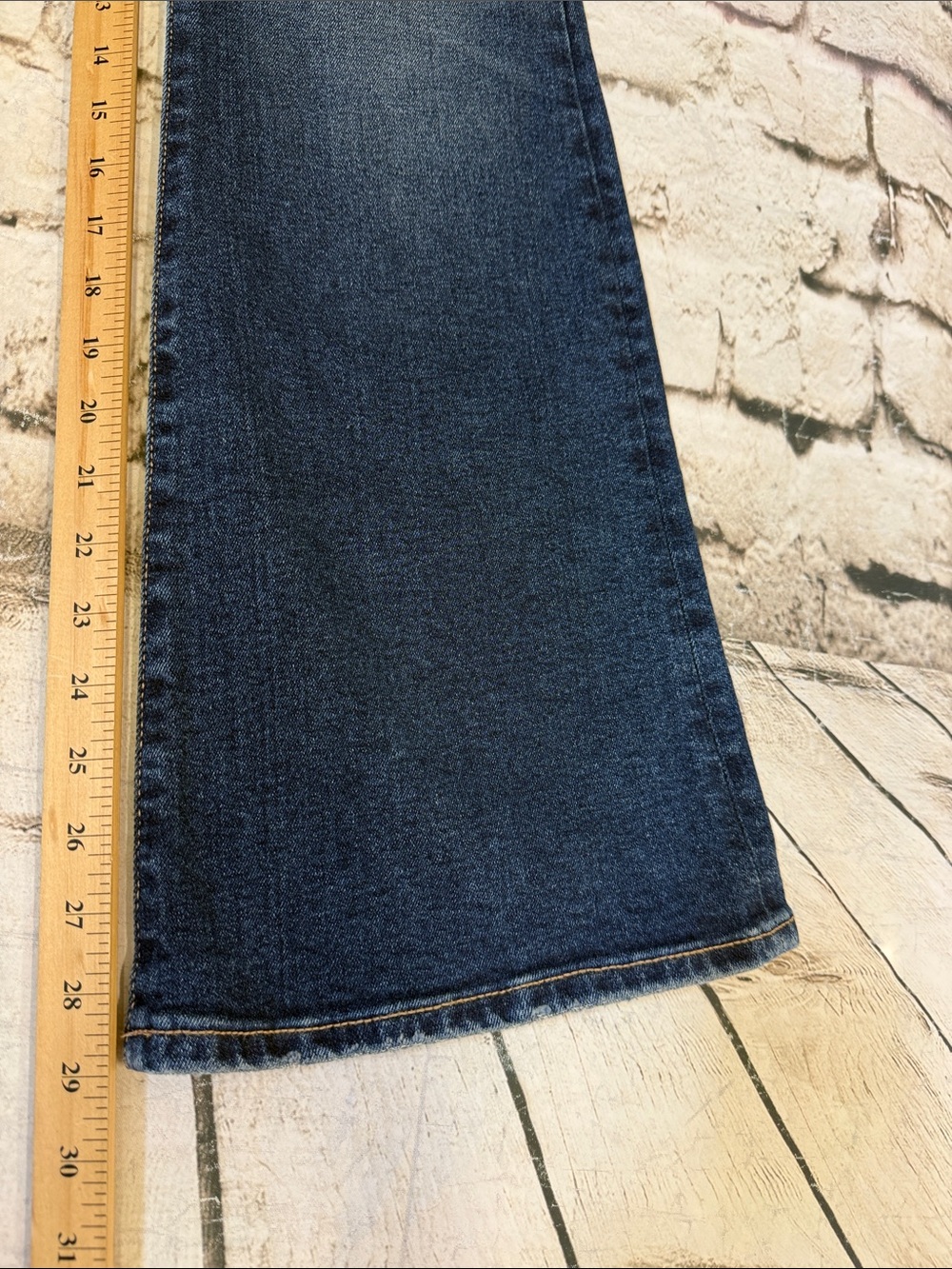 Hidden Jeans Happi Flare Stretch Mid Rise Jeans Size 26 - Picture 3 of 9